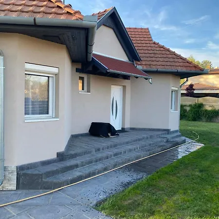 Csendes Kertes Haz Martinkan, Debrecentol 7km-re,romantikus Pihenesre