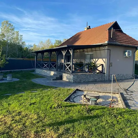Csendes Kertes Haz Martinkan, Debrecentol 7km-re,romantikus Pihenesre *